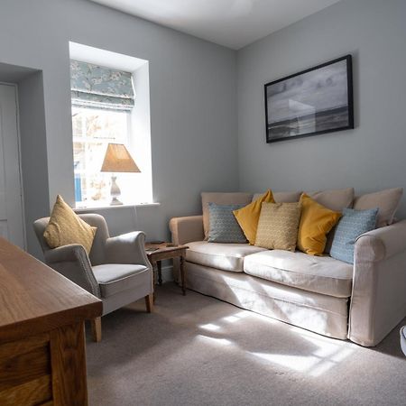 Hassop Station Apartment On The Monsal Trail Bakewell Eksteriør billede