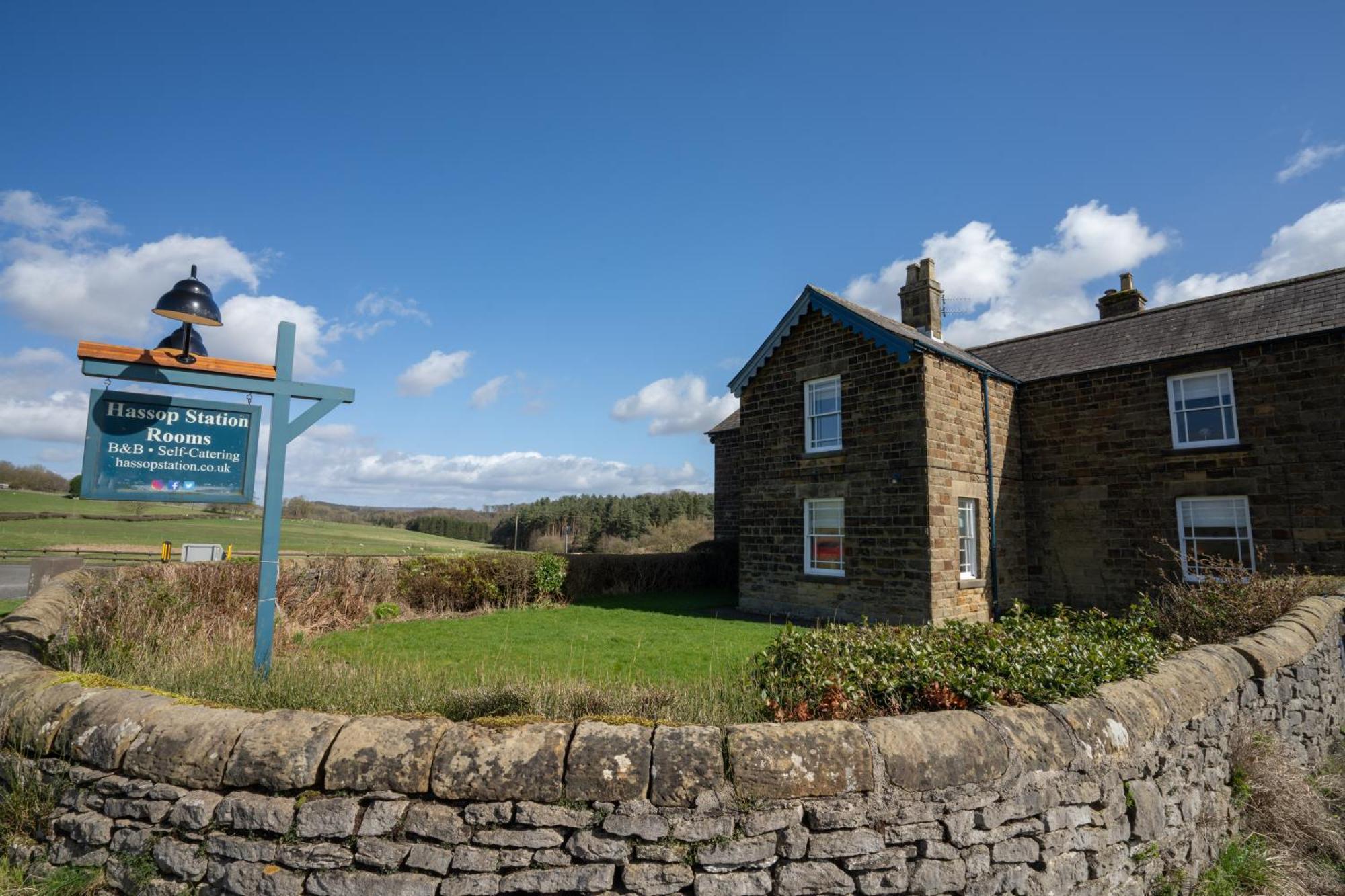 Hassop Station Apartment On The Monsal Trail Bakewell Eksteriør billede